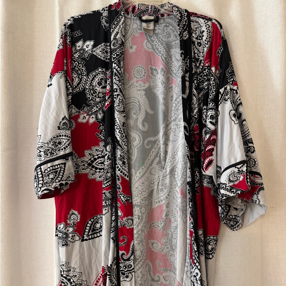 In Bloom Paisley Kimono in Red, Black, and Gray